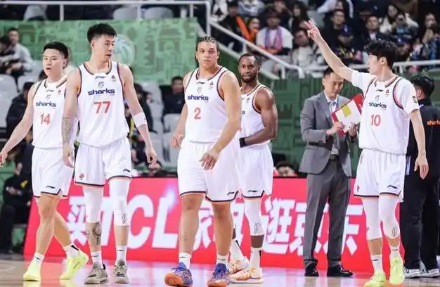 乐鱼体育app下载-最低门票炒到3000，上海多打1个主场，客队广厦能分多少门票钱？|上海男篮|广厦男篮|浙江广厦|CBA|纽约尼克斯队_新浪体育_新浪新闻